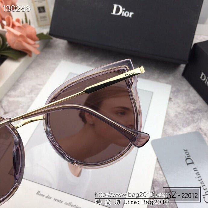 DIOR-迪奧 2019新款 太陽鏡 減輕強光負擔 遮擋有害光線防輻射 出行旅遊必備品 22012  lly1729